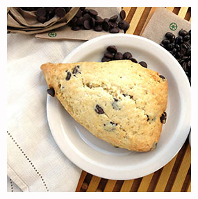 photo d'un scone sans une assiette